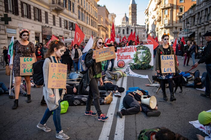 Klimademonstration i Rom – Italien og Kina indleder en hed kærlighedsaffære, mens skepsissen vokser i resten af EU Fotograf Jens Bach ROM